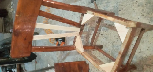 Réparation chaises de cuisine                       