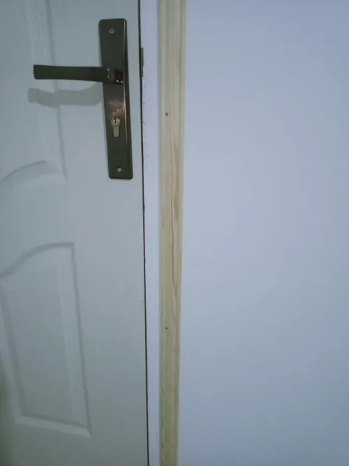 Montage porte en bois