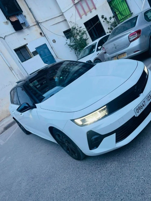 Opel Astra 2023 