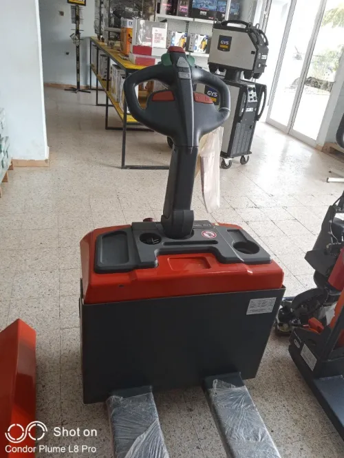 TRANSPALLETE ELECTRIQUE NOBELIFTE  1500 KG 12 V/85