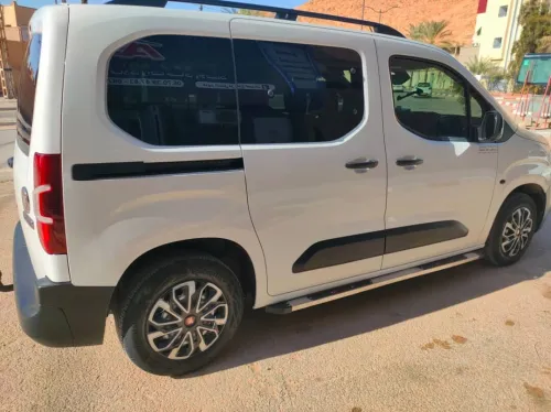 Fiat Doblo 2023 Italien