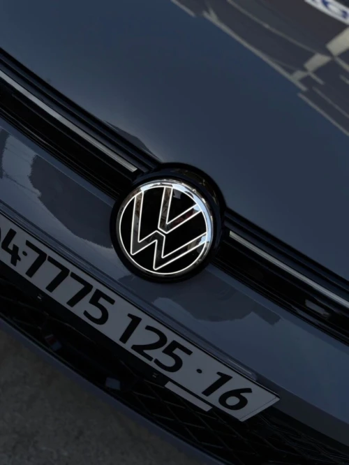 Volkswagen Golf 8 2025 R Black Edition 
