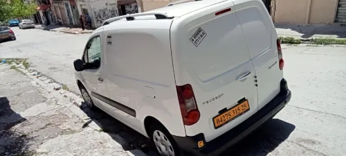 Peugeot B9 2015 Forogon