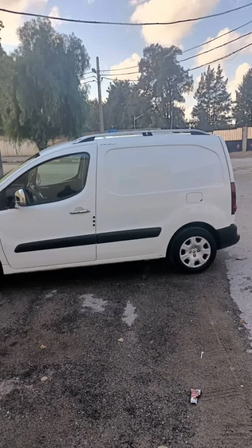 Peugeot B9 2015 Forogon