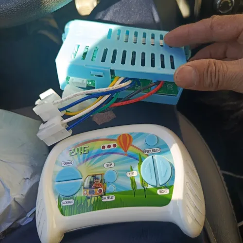 Voiture électrique pour enfants 