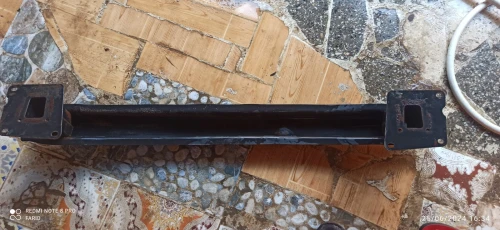 A vendre traverse pour par choc arrière pour VW Polo 