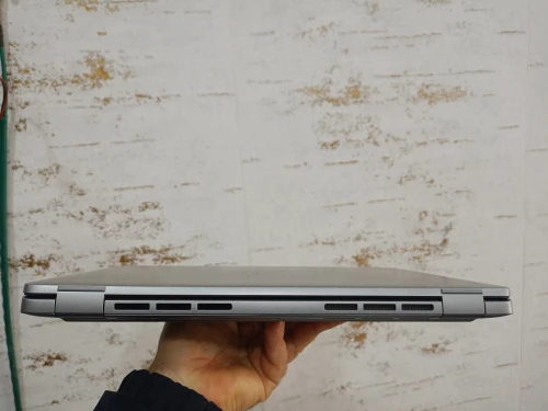 Latitude 5450 intel core Ultra 5 135U RAM 16G SDD: 512G samsung PM9C1a 