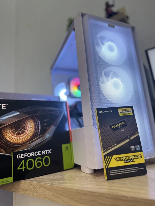 PC Gamer Blanc RGB - i5 12400F + RTX 4060 8GB - Monté à Annaba - 175000 DA