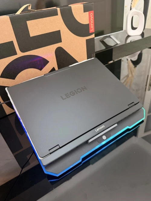Legion 5 Ryzen Ai 7 260 RTX 5060 15.3" Oled 165Hz
