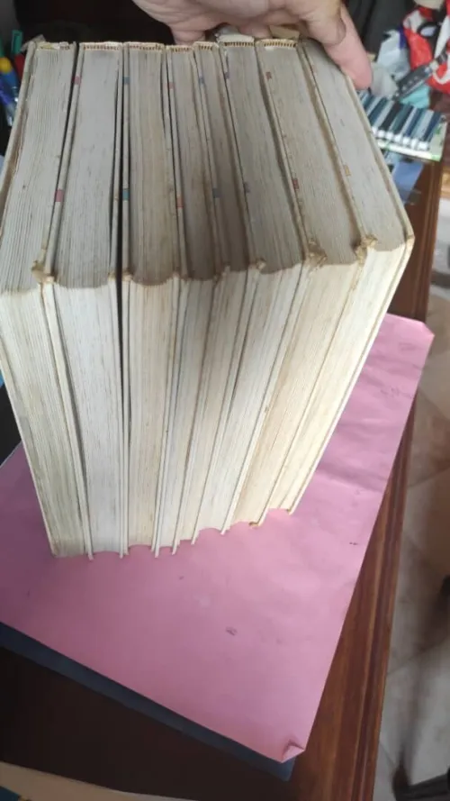 livre Larousse  Encyclopédie كتب لغوس