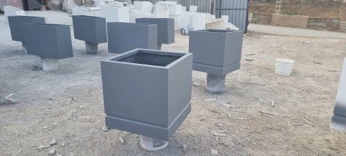 Banc et pot en GRC