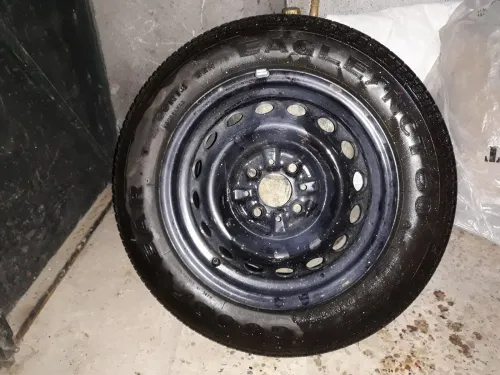 Pneu 185/60/R14 Good Year Neuf avec jante