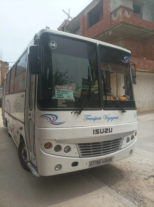 Isuzu Urban 27 sans turbo 2006