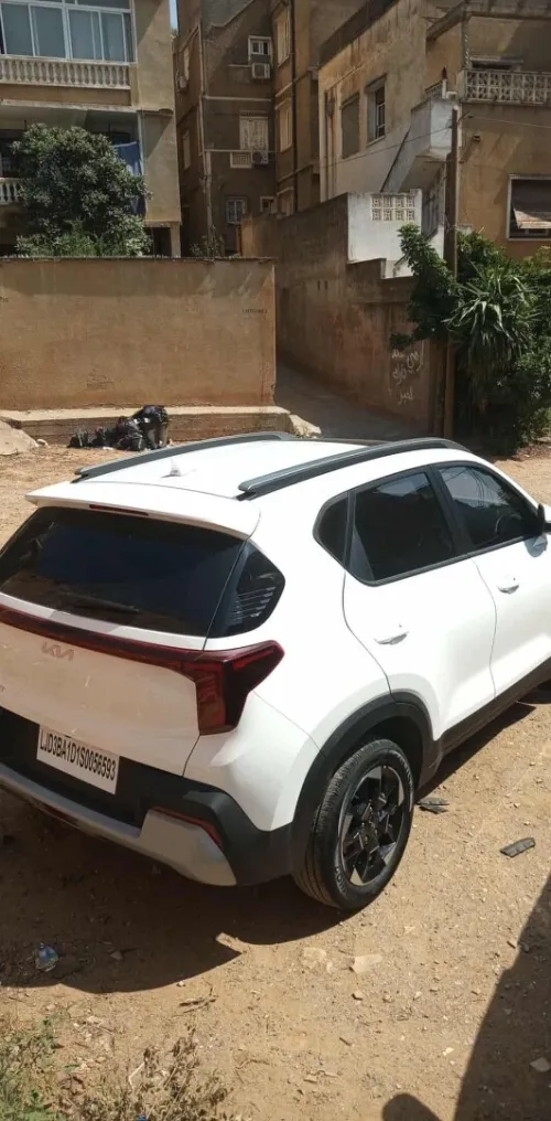 Kia Sonet  2025 LUXURY
