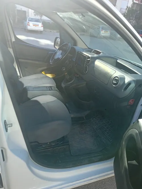 Peugeot Partner 2015 B9