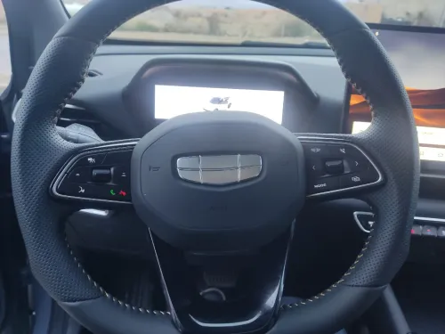 Geely Coolray 2025 tt