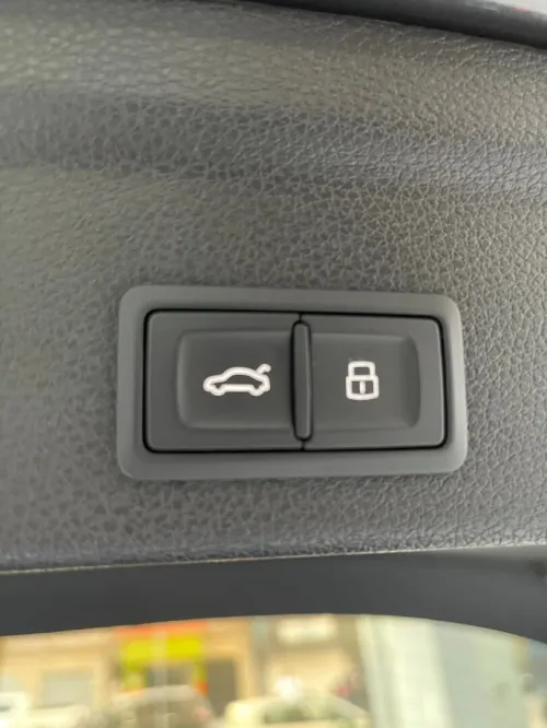 Audi Q3 2025 S lien