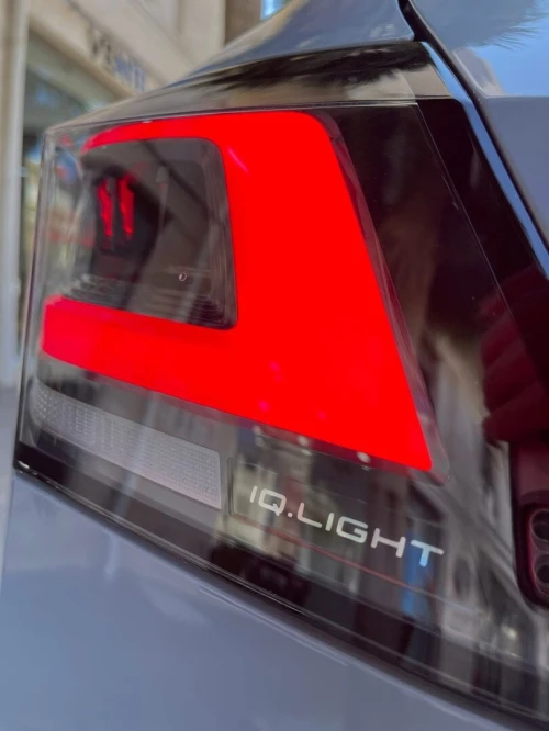 Volkswagen 8- 2025 R Lien