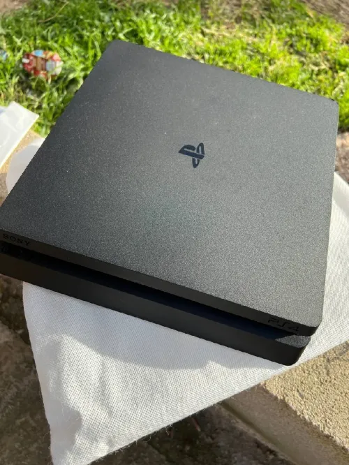 Ps4 slim flaché