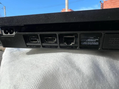 Ps4 slim flaché