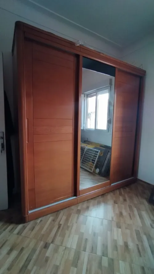 Chambre a coucher en bois hêtre en trés bonne état et avec un bon prix 