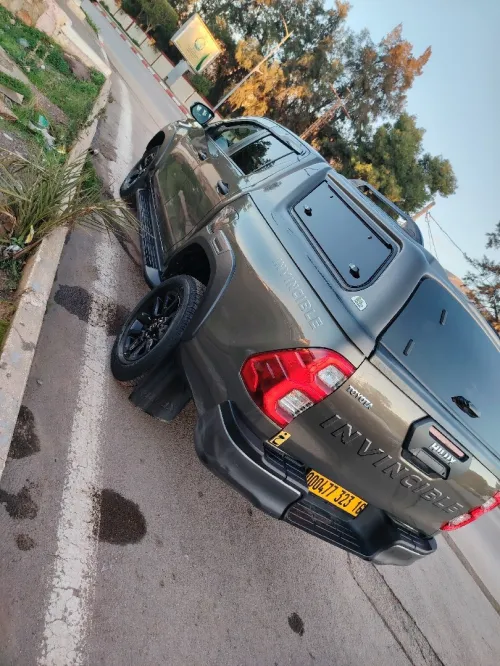 Toyota Hilux 2023 Invincible