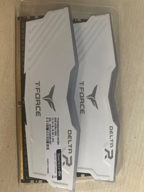 RAM 16Go 2x8 DDR4 3200MHz TForce Delta RGB