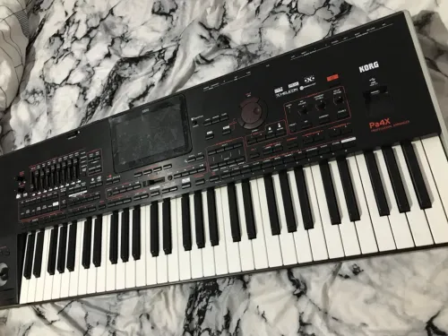 Piano pa4x