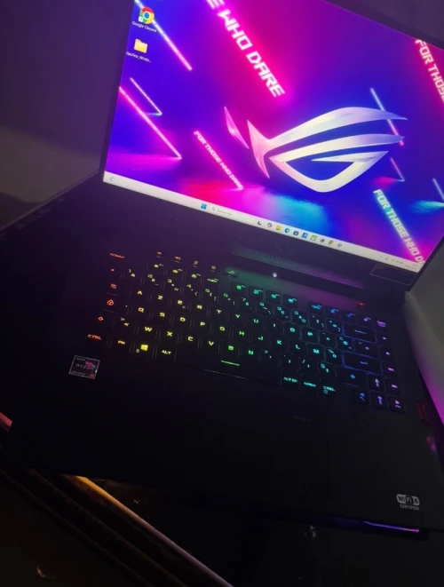 ASUS ROG Strix Scar 15/ 300hz État : Très bon état+ vontilateur