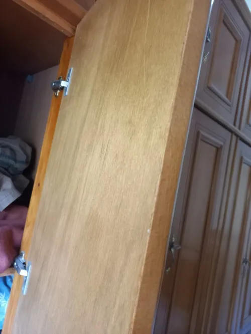 armoire en bois hêtre 