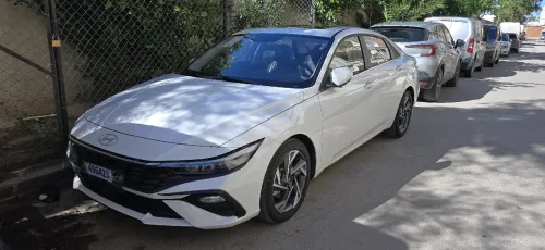 Hyundai Elantra 2025 GLX