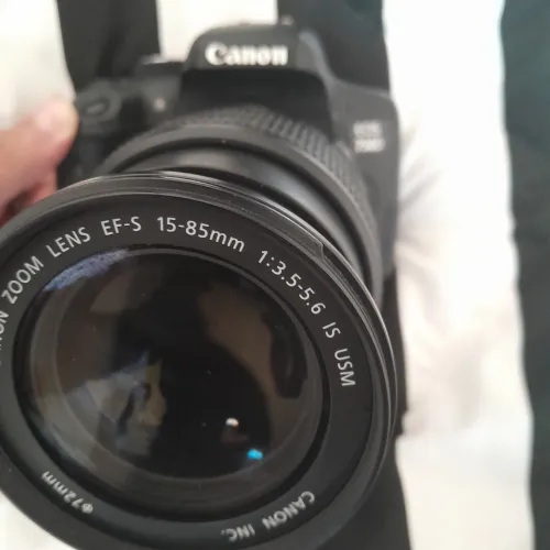 camera canon eos 750D