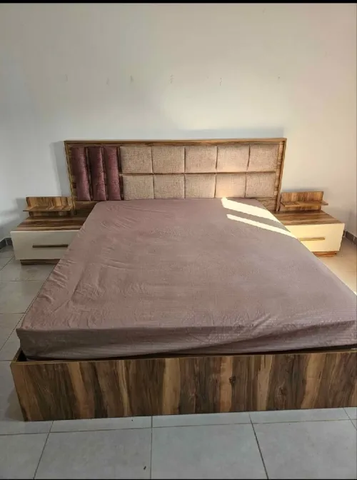 Lit + matelas + 02 tables de nuit / 0658 295351 