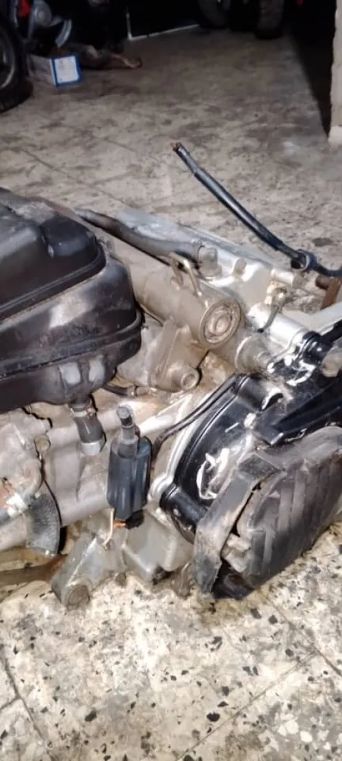 moteur et pièces moto burgman 400cc