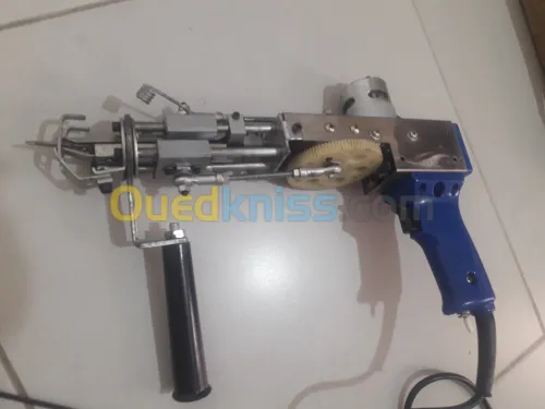 Tufting gun آلة صناعة الزرابي