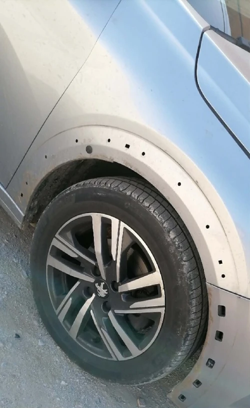 Ailes avant Peugeot 208 Annee 2023 couleur grise