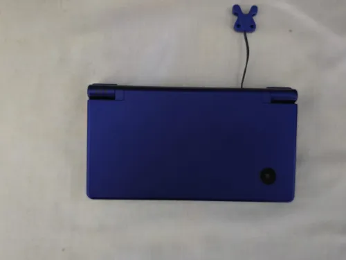 Nintendo DSi |  أزرق مفلاشية نظيفة بزاف و في حالة ممتازة + 32GB اكثر من 60 لعبة و تقدر تزيد اكثر بكثير