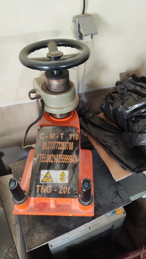 Matériel de recyclage et fabrication de sac plastique