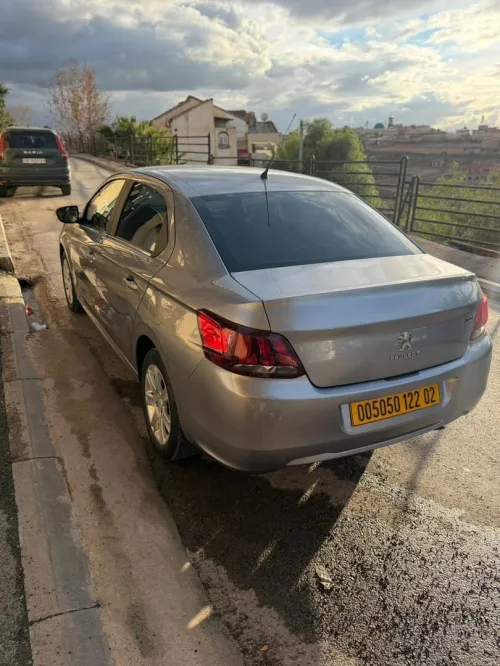 Peugeot 301 2022 Allure 2