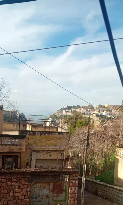 Location Appartement Niveau de villa F5 Constantine Constantine