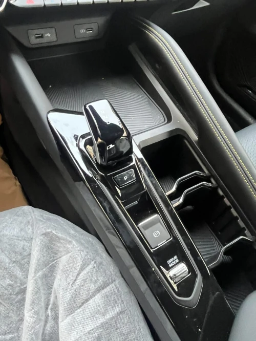 Geely Coolray 2026 