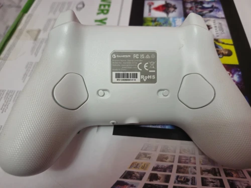 Xbox série s très bonne état avec boîte plus mannete game sir pro plus jeu rdr2