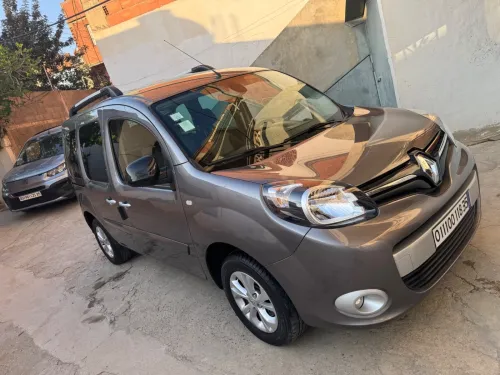 Renault Kangoo 2018 ماشي 23 ألف ريال جديد