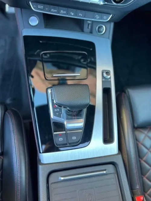 Audi Q5 2023 Slin