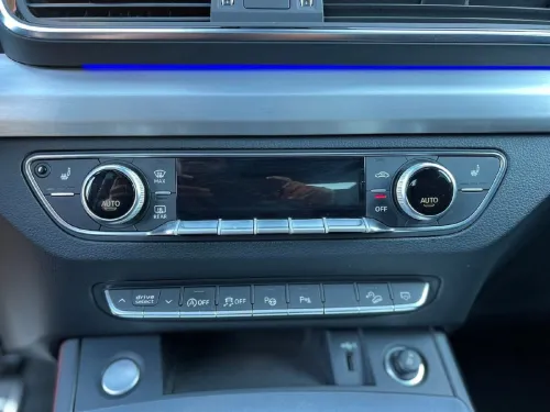 Audi Q5 2023 Slin