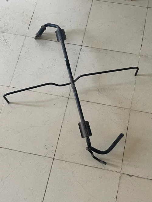 support de la roue de secours pour une Toyota Avanza (2012) et Suzuki ERTIGA (2015)