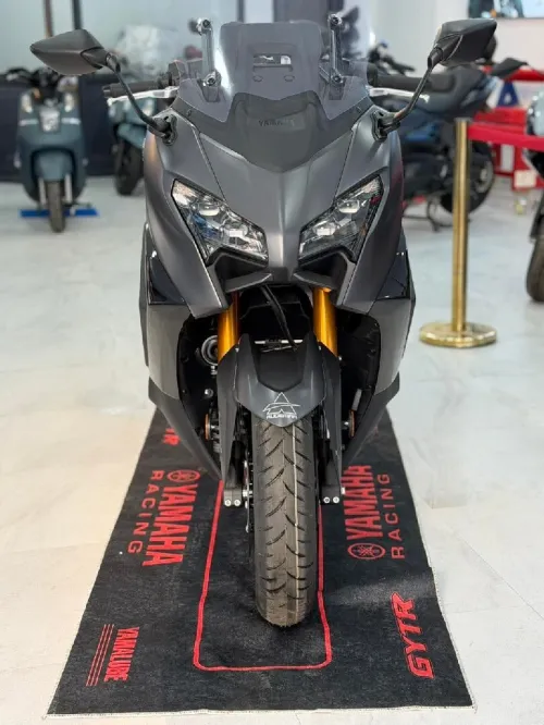 Yamaha Tmax tech max 2026