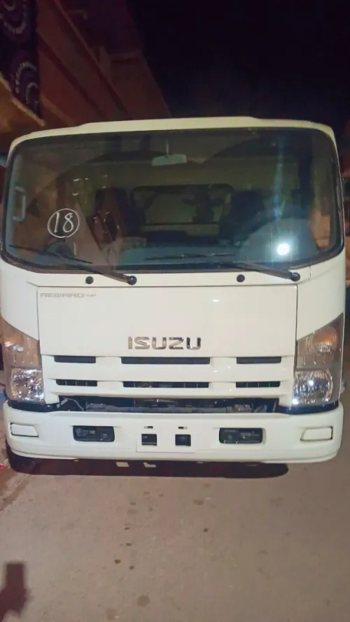 Isuzu Super jombo clim 2025
