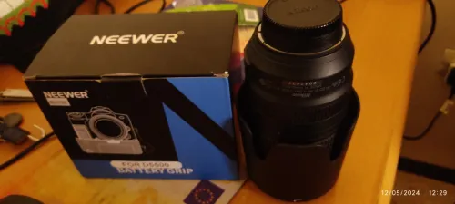 Nikon D5600 Lens Nikon AF-P DX NIKKOR 70-300mm from UK