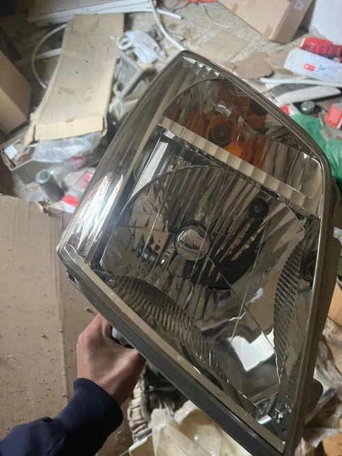 Phare Isuzu dimx